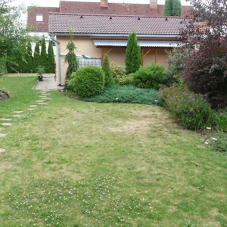Appartement Dum V Mnichove Hradisti Se Zahradou à Mnichovo Hradiště Extérieur photo