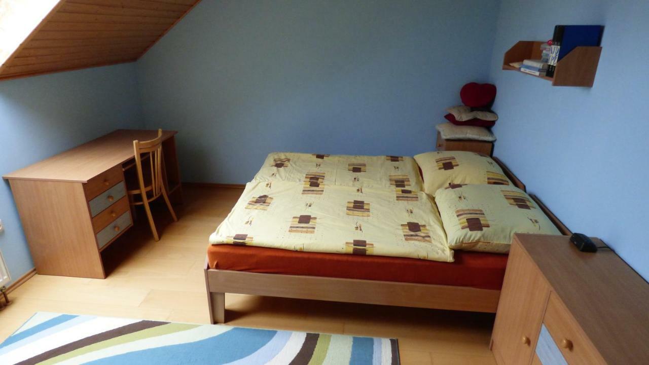 Appartement Dum V Mnichove Hradisti Se Zahradou à Mnichovo Hradiště Extérieur photo